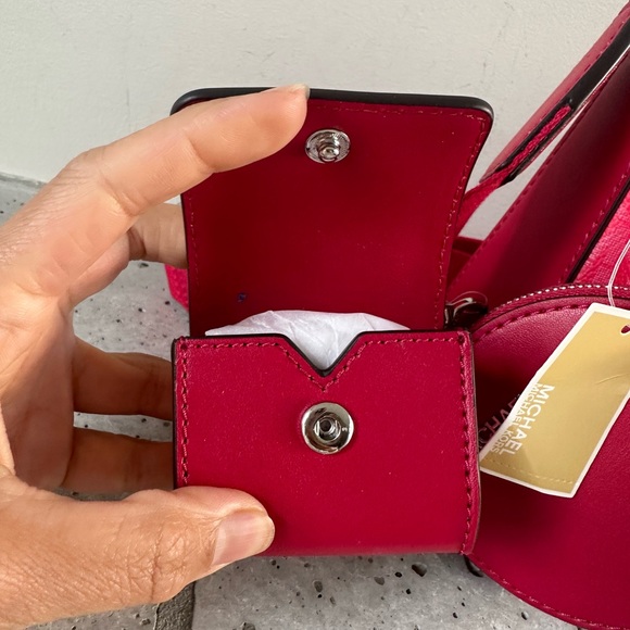 Michael Kors Jet Set Ombré Logo Crossbody Bag with Case for Apple Airpods Pro® - Picture 12 of 17